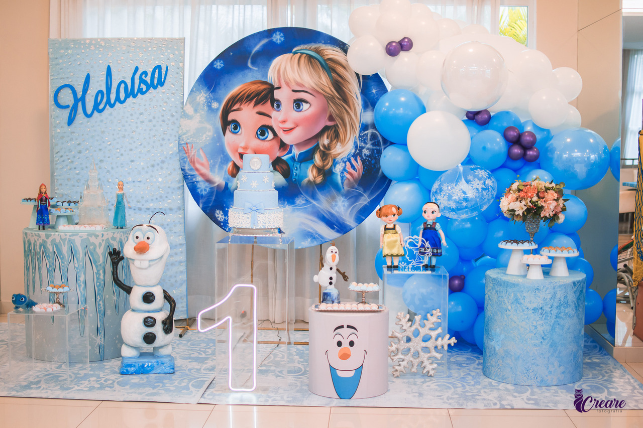 Festa infantil azul no tema Frozen